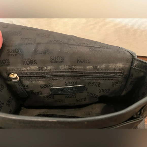 Michael Kors Black Leather Crossbody Shoulder Bag - Picture 6 of 7